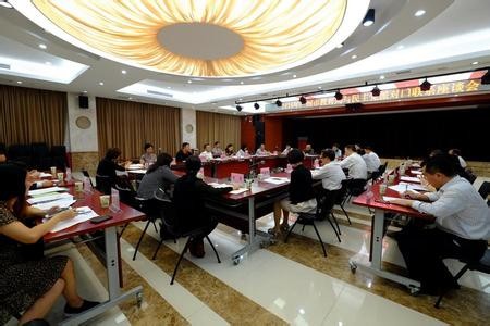 中共中央印发《关于深化人才发展体制机制改革的意见》 中共中央印发《关于深化人才发展体制机制改革的意见》